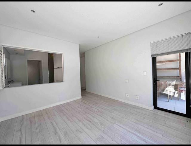 2 BEDROOM APARTMENT FOR SALE IN HYDE PARK